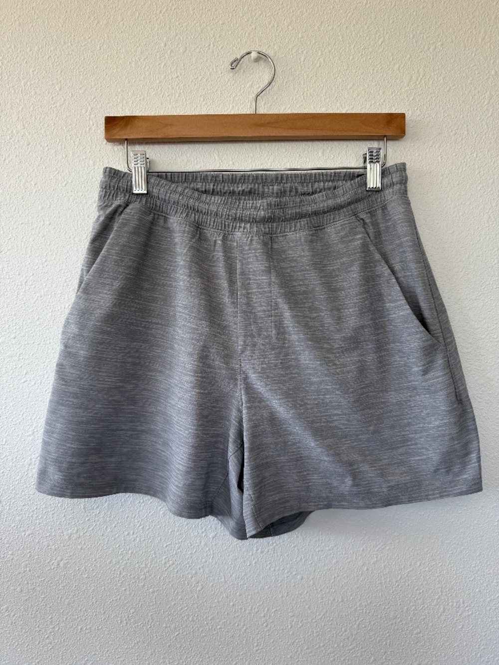 lululemon Mens Pace Breaker Shorts Lined 5 inch Heather Grey Size S